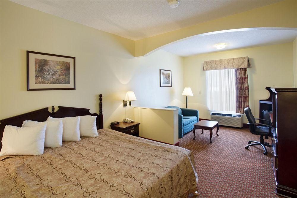 Best Western Teal Lake Inn Mexico Room photo