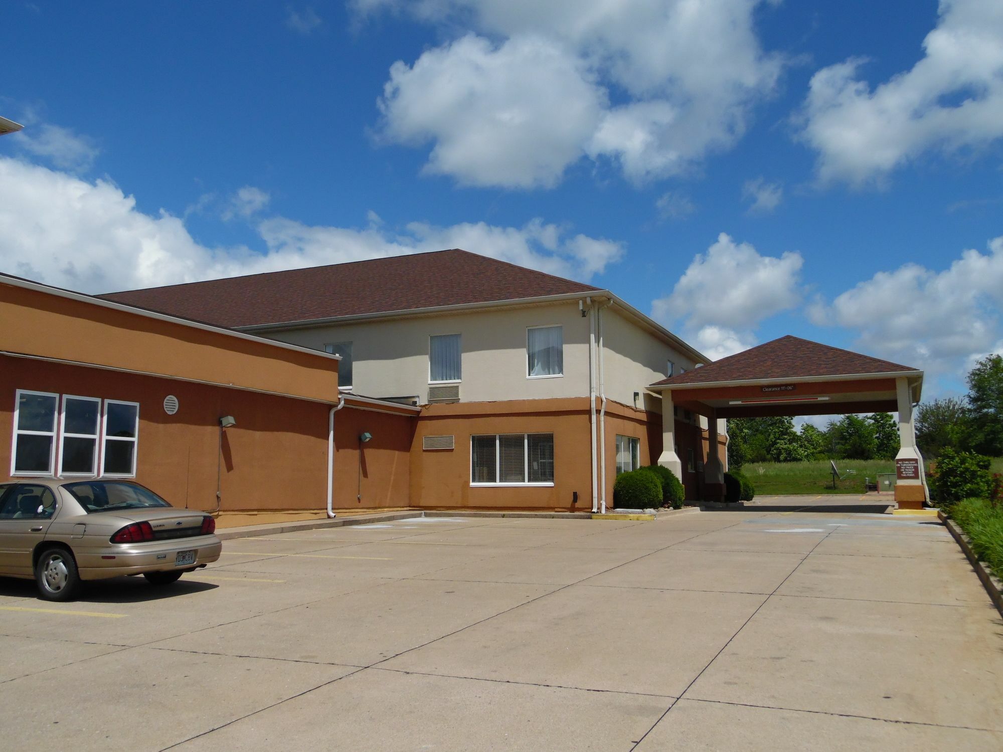 Best Western Teal Lake Inn Mexico Exterior photo
