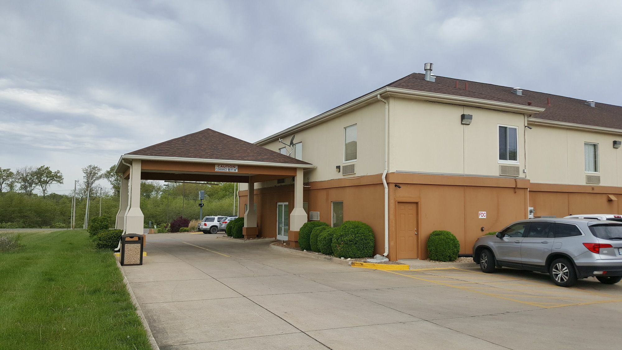 Best Western Teal Lake Inn Mexico Exterior photo