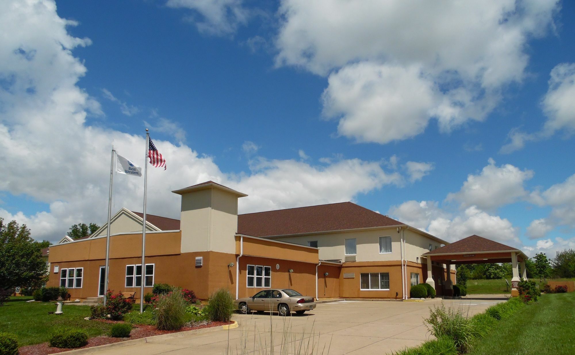 Best Western Teal Lake Inn Mexico Exterior photo